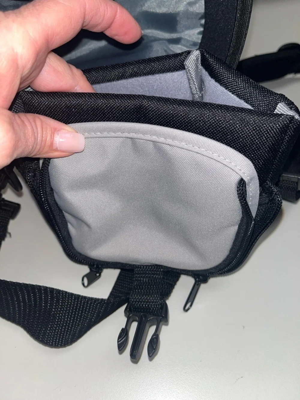 Samsonite Black and Gray Camera Crossbody Bag